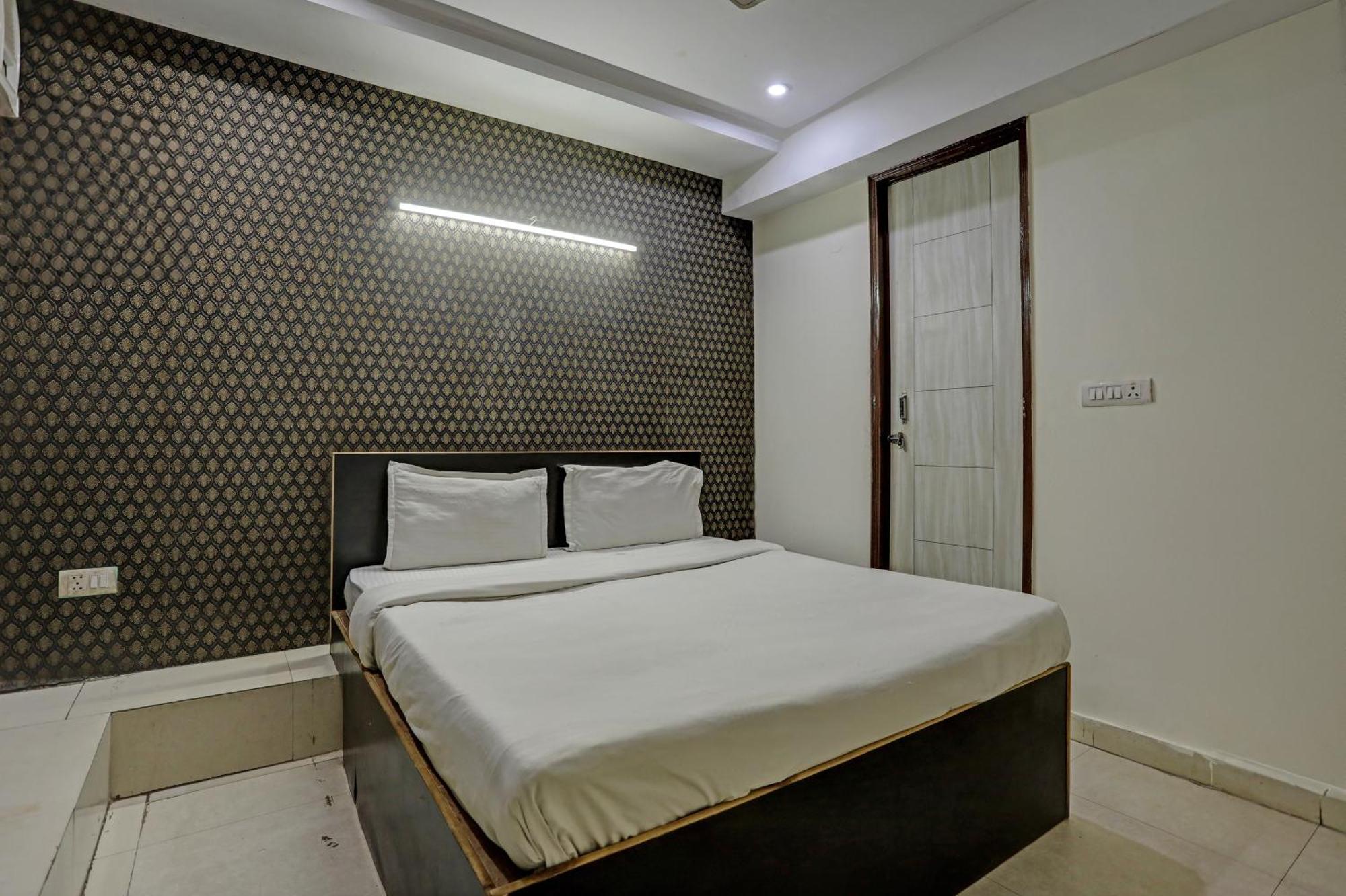 Hotel O Kanak Palace New Delhi Exteriör bild