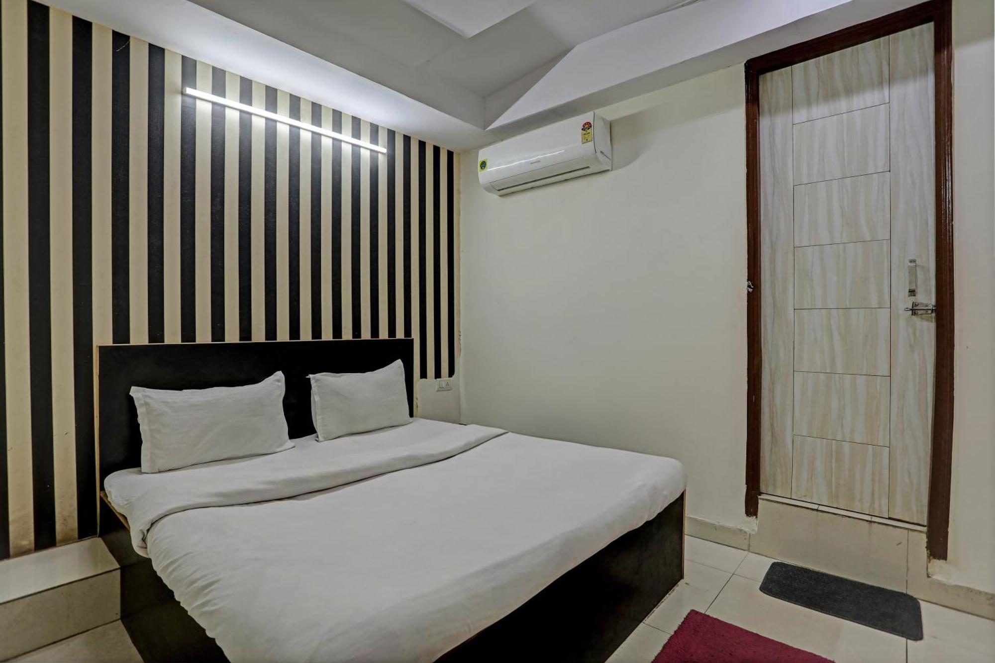 Hotel O Kanak Palace New Delhi Exteriör bild
